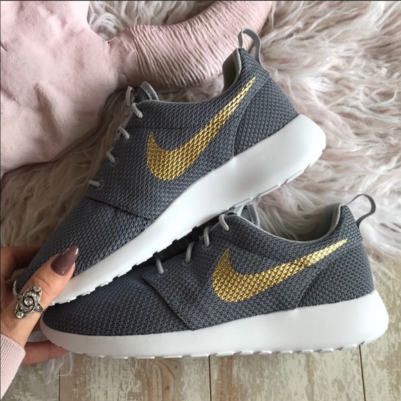 NWT Nike ID Roshe one Custom Gold swoosh - Picture 5 of 8